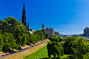 Princess Street Gardens Edinburgh showing the Scott monument
